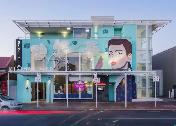 Majestic MinimaAirport Hotel